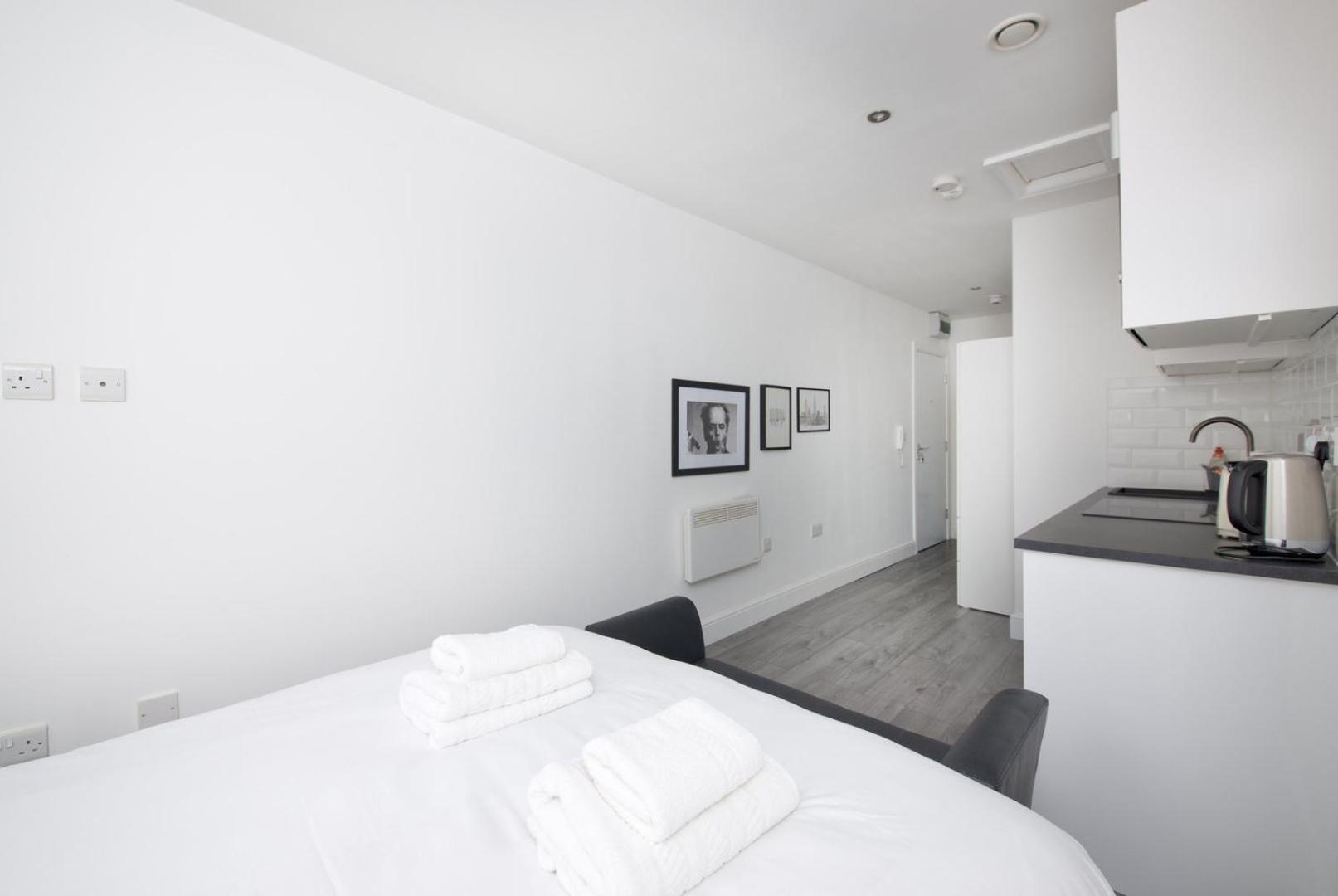 Apartment Guestready - Monochromatic Retreat Liverpool